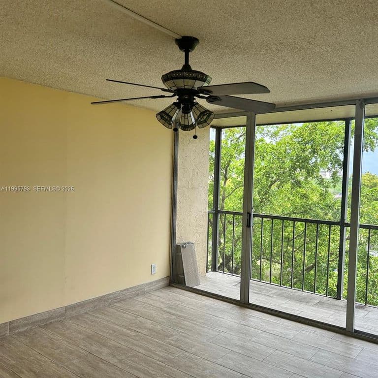 1+1 Condo — 3771 Environ Blvd APT 650