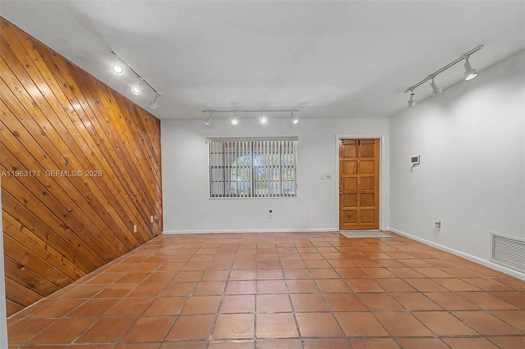 4+1 Müstakil ev — 7354 SW 135th Ct