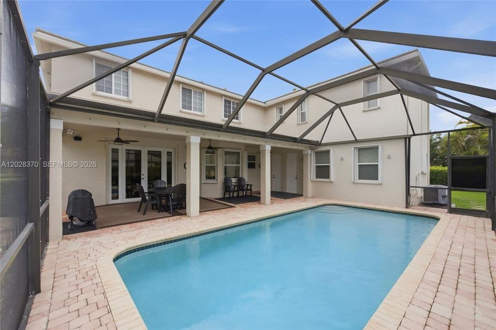 6+1 Müstakil ev — 2608 Oakbrook Ct