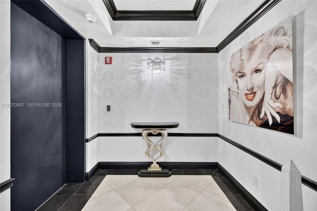 3-bedroom Condo — 21050 Point Pl APT 403