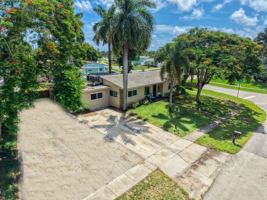 4-bedroom Single-Family Home — 1510 CREST Drive