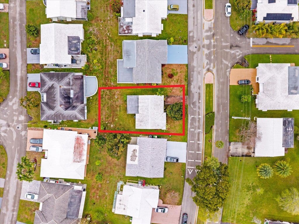 2-bedroom Single-Family Home — 5713 NW 84th Terrace