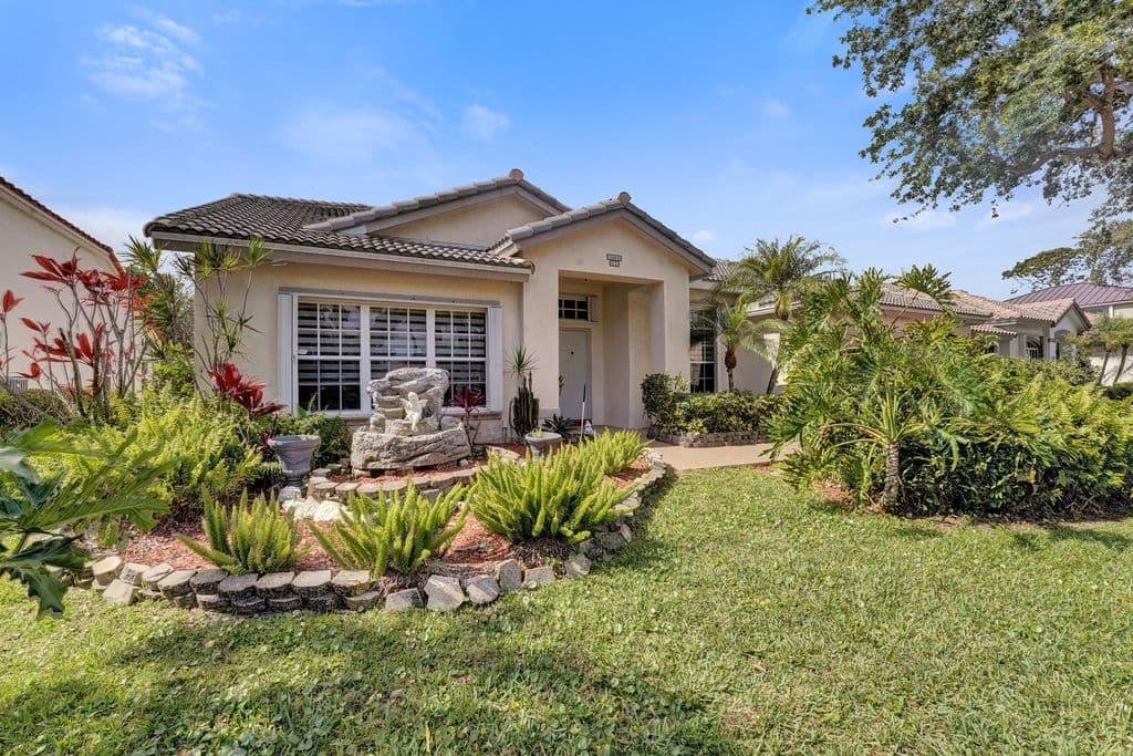 4-bedroom Single-Family Home — 3460 Dunes Vista Drive