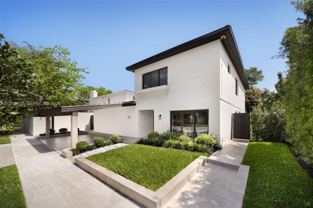 3-bedroom Single-Family Home — 2805 SW 4th Ave