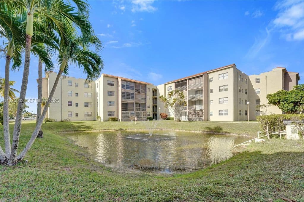 2-bedroom Condo — 1810 SW 81st Ave APT 2108