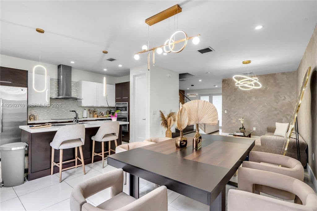 4-bedroom Single-Family Home — 10545 NW 63rd Ter