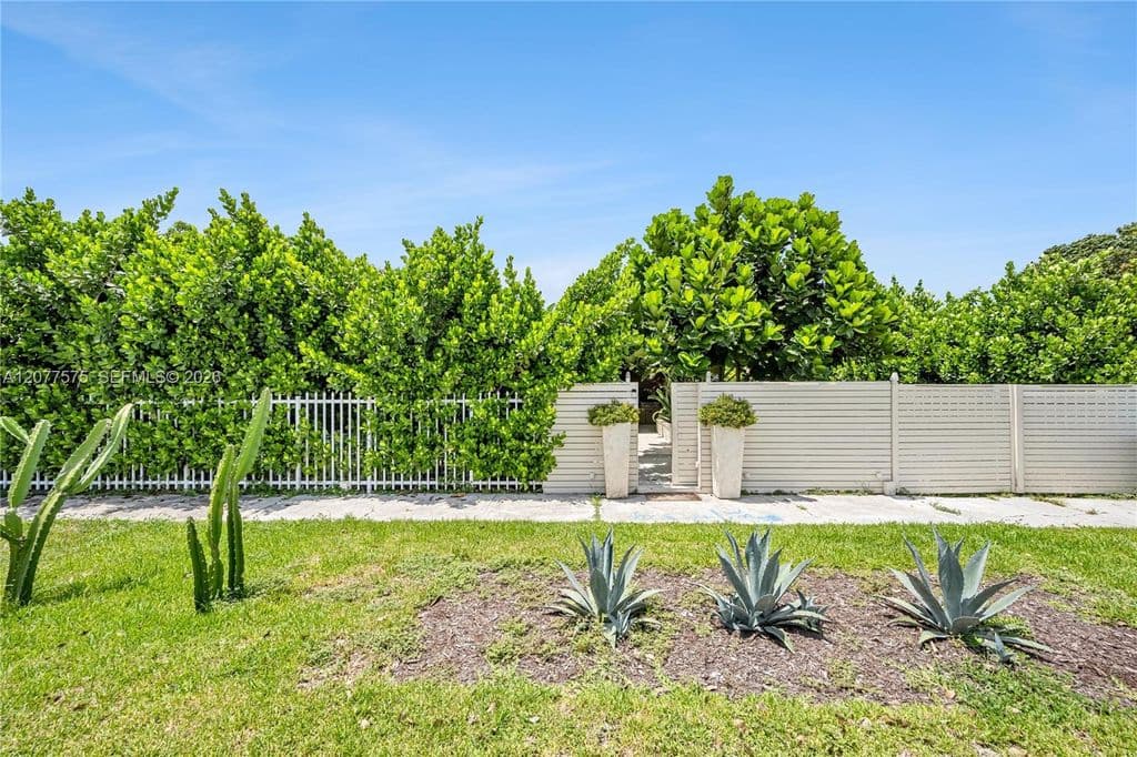 3+1 Müstakil ev — 12230 NW 22nd Ct