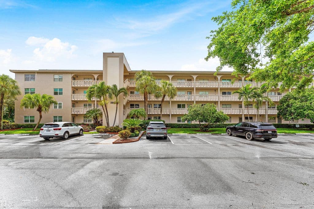 2-bedroom Condo — 3301 Aruba Way #C1