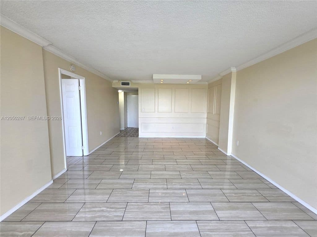 1+1 Condo — 15600 NW 7th Ave APT 511
