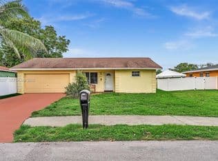 3+1 Müstakil ev — 1808 NW 3rd Ct, Fort Lauderdale, 33311