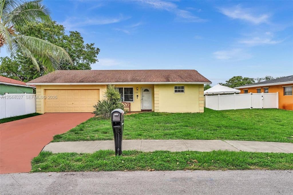 3+1 Müstakil ev — 1808 NW 3rd Ct