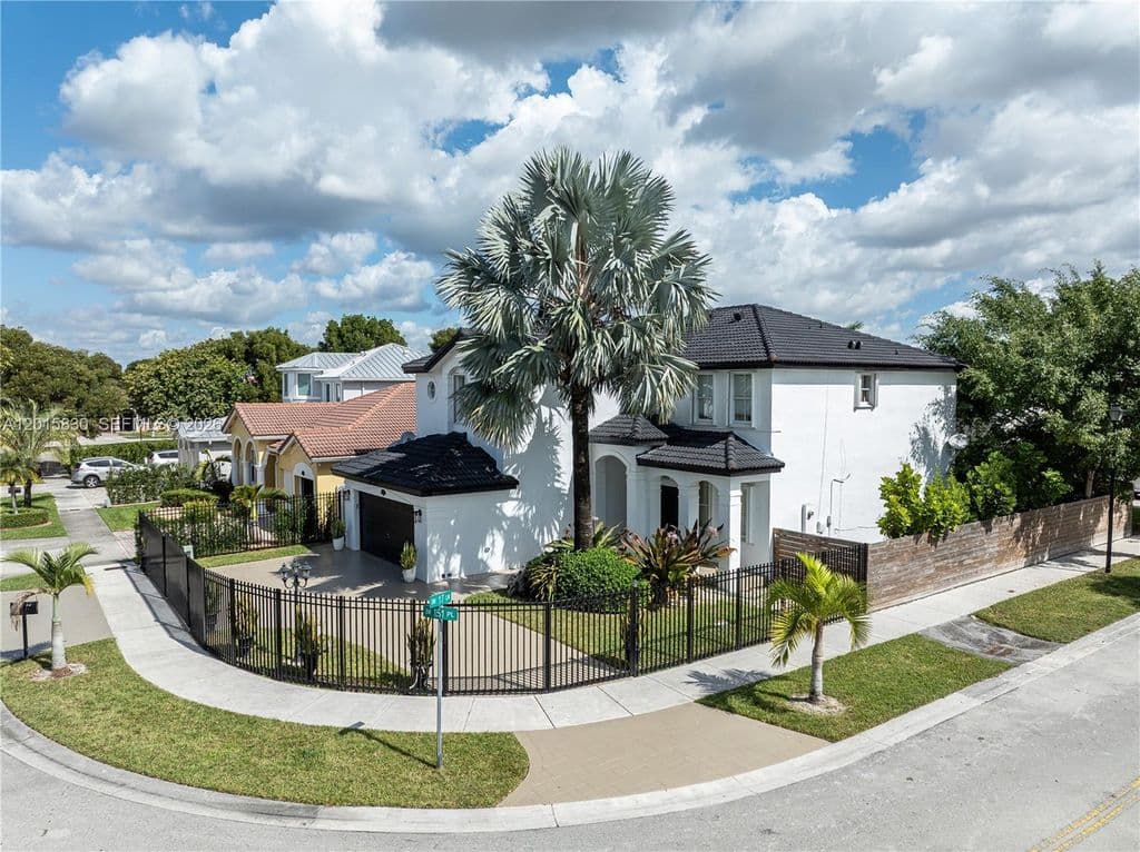 4-bedroom Single-Family Home — 1733 SW 151st Pl