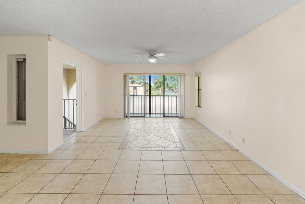 2+1 Condo — 706 Sunny Pine Way #E2