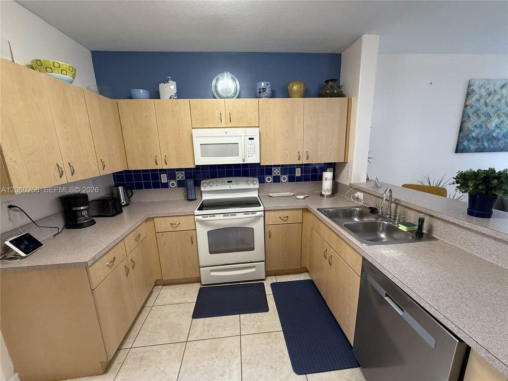 3+1 Müstakil ev — 13966 SW 155th St