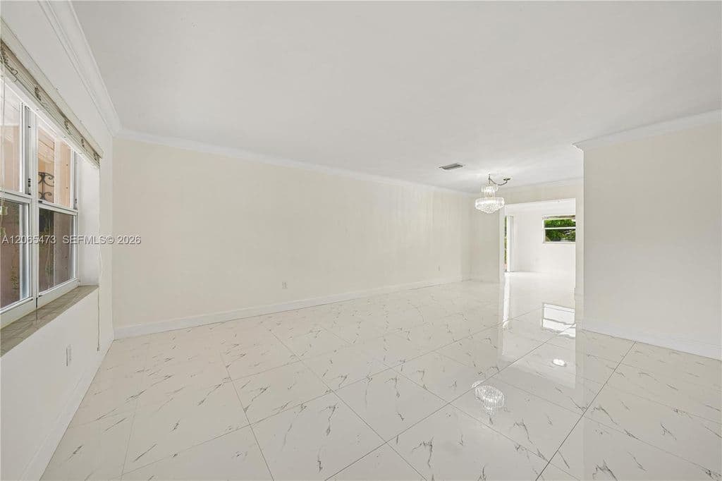 4+1 Müstakil ev — 7135 SW 19th St