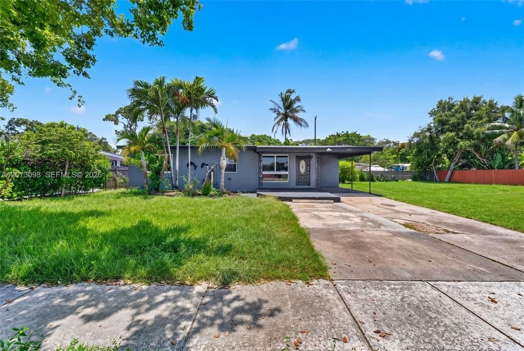 4+1 Müstakil ev — 1616 SW 9th St