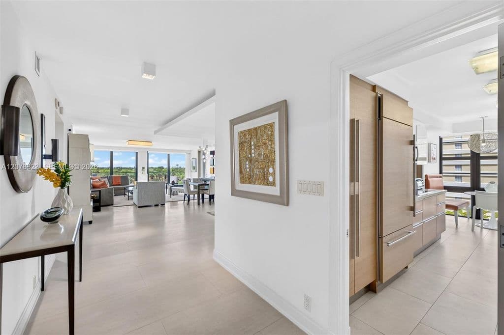 3-bedroom Property — 5500 Collins Ave APT 702