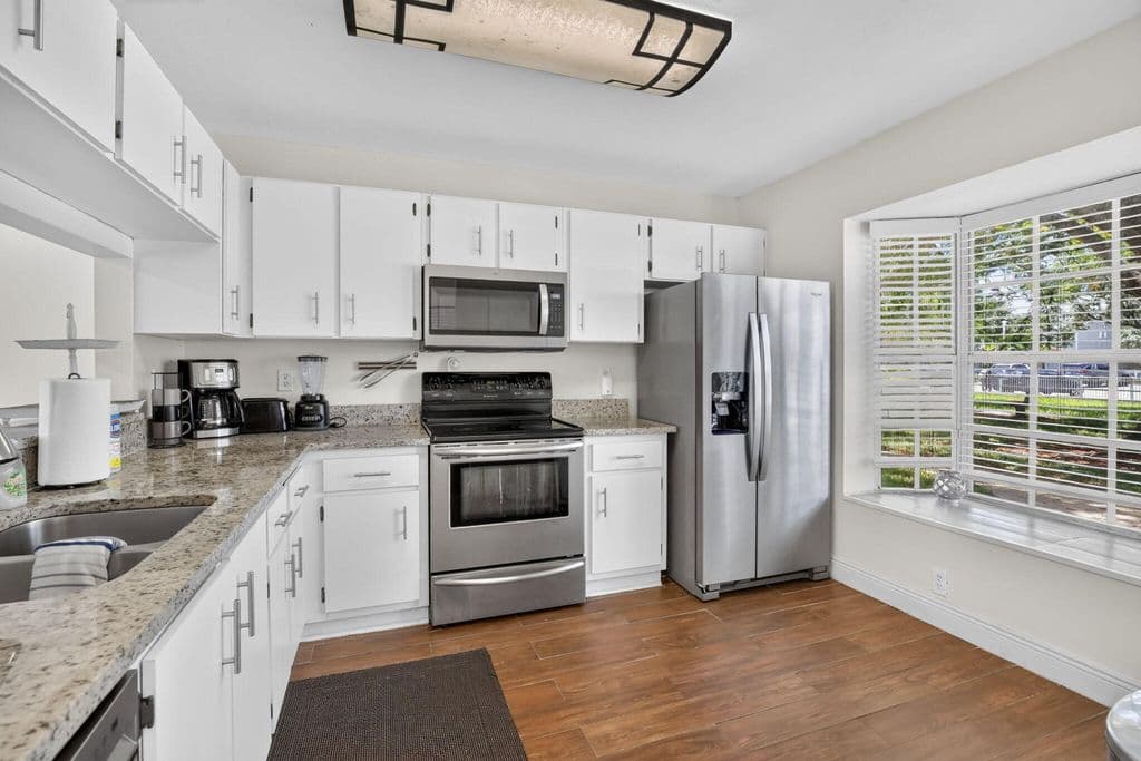 2+1 Mülk — 12175 NW 36th Place