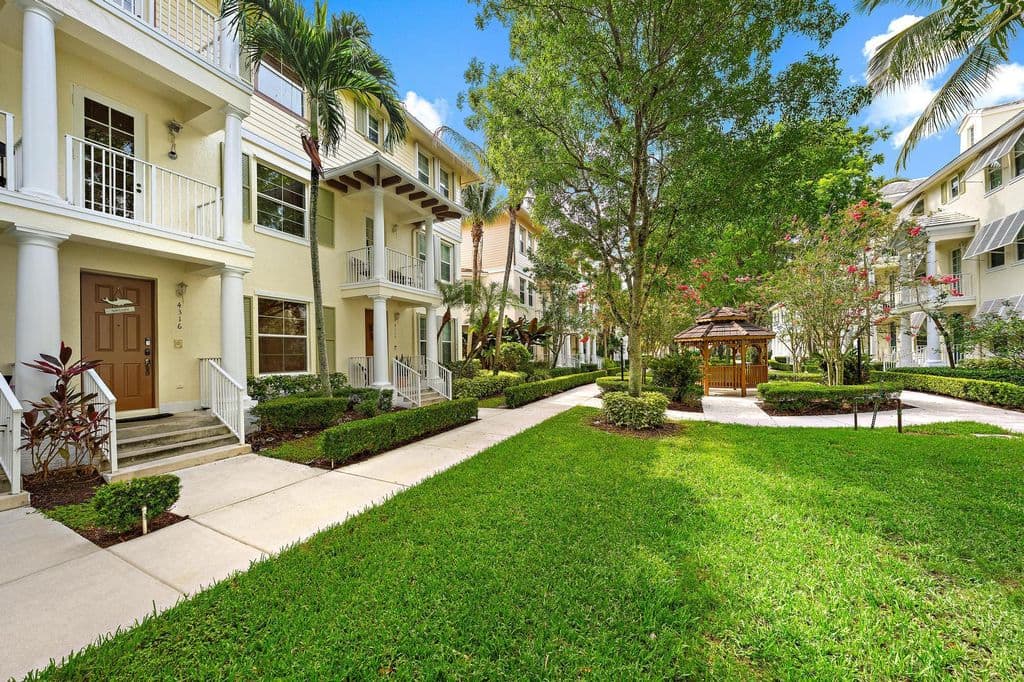 3-bedroom Property — 4316 Blowing Point Place