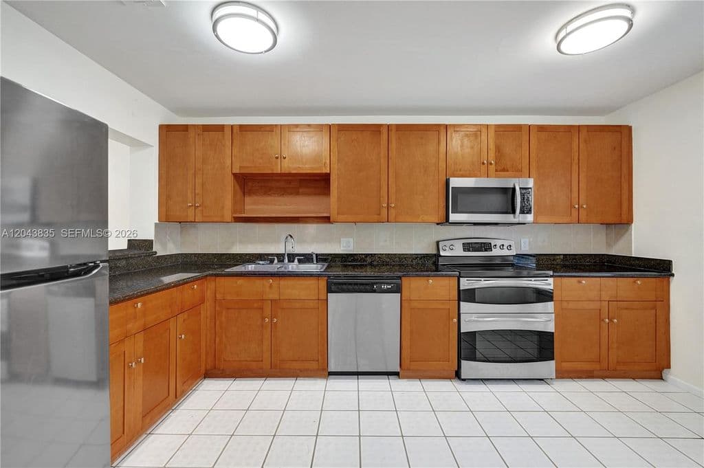 3-bedroom Property — 9220 NW 14th St #272