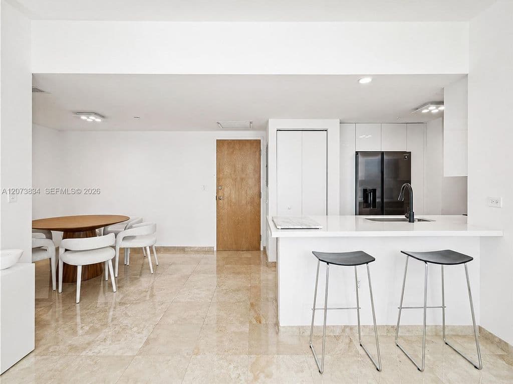 2-bedroom Condo — 350 S Miami Ave APT 2304