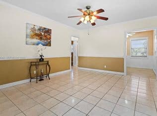 2+1 Condo — 7401 Pines Blvd APT 222, Hollywood, 33024