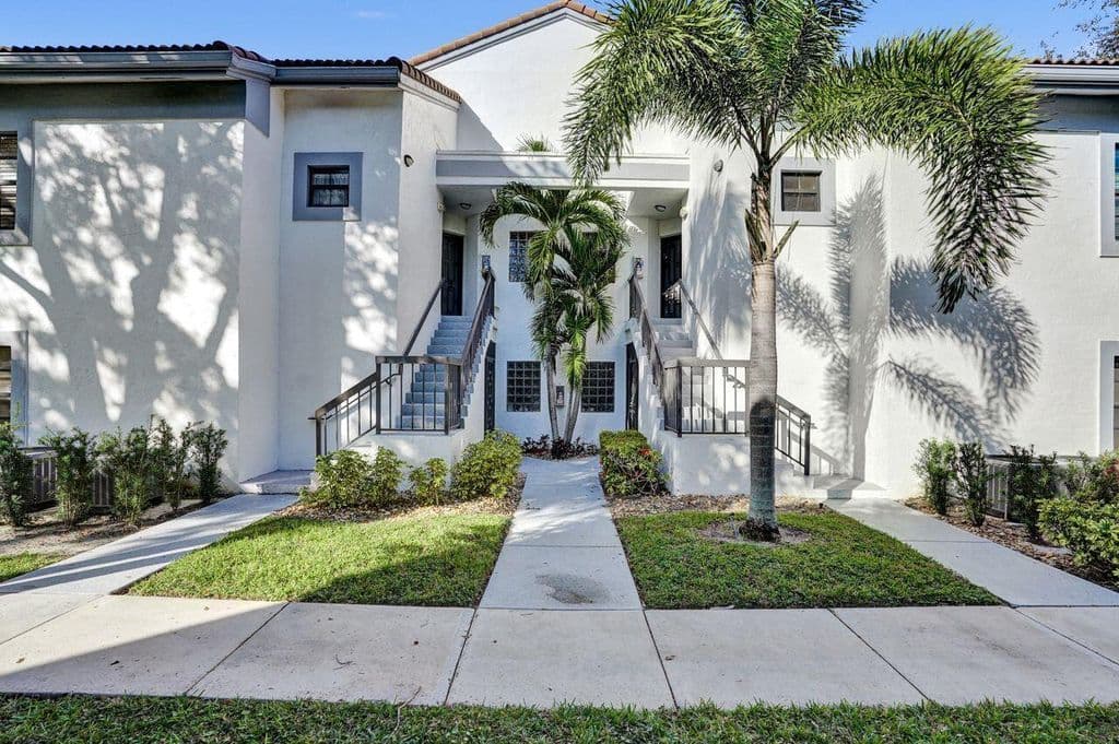 3+1 Condo — 5415 E Verona Drive #I
