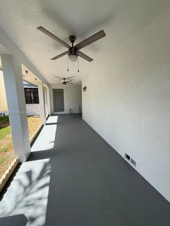 4+1 Müstakil ev — 14720 SW 106th Ter