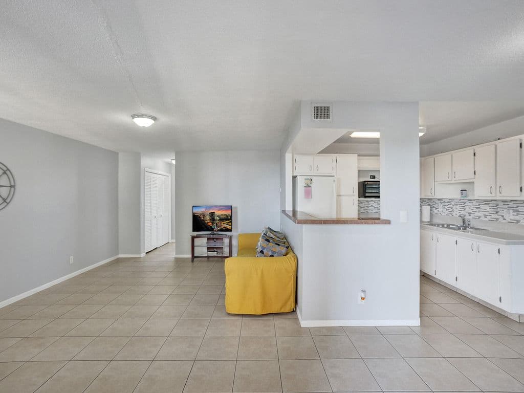 1+1 Condo — 1811 Jefferson Street #404