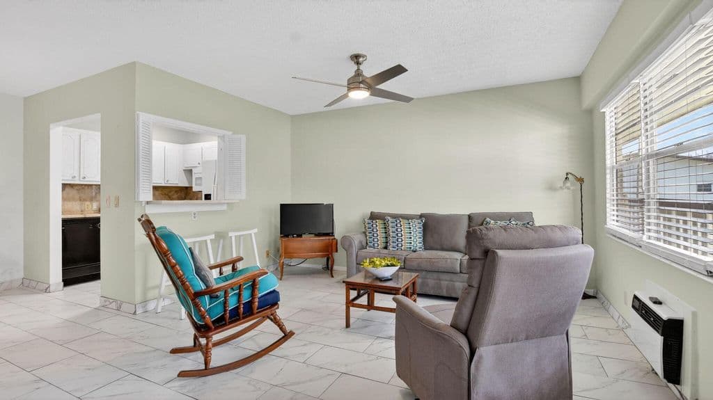 1-bedroom Condo — 415 Mansfield #J