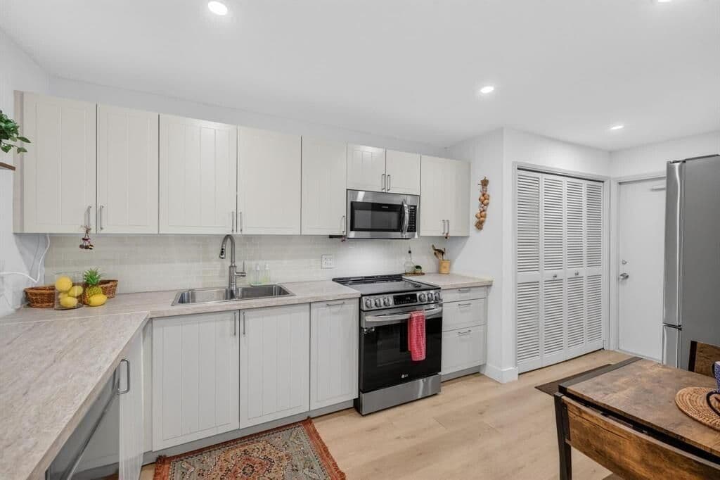 3-bedroom Condo — 3200 N Course Lane #116