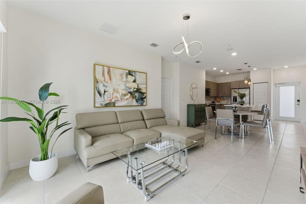 2+1 Condo — 8301 NW 41st St #B-407