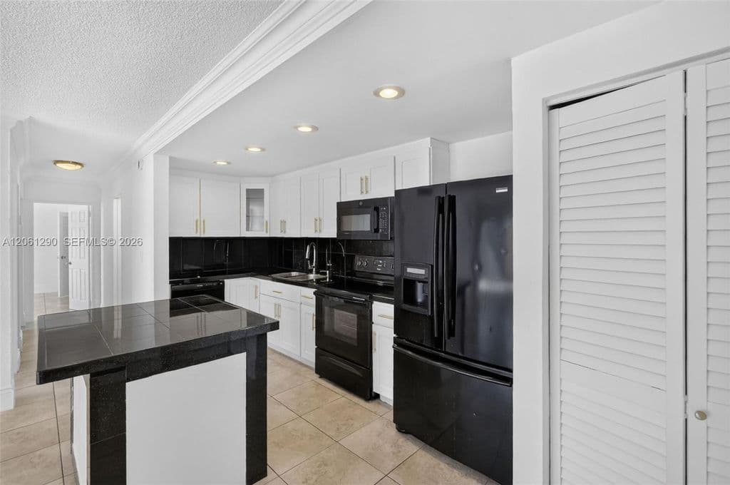 2+1 Condo — 4544 NW 79th Ave APT 1H