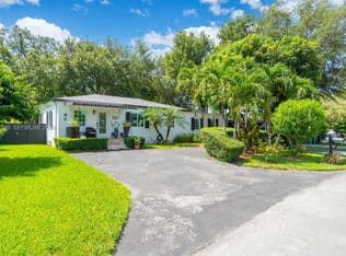 3+1 Müstakil ev — 7340 SW 18th Street Rd, Miami, 33155