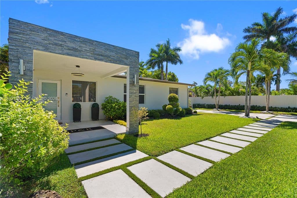 3+1 Müstakil ev — 14441 S Biscayne River Rd