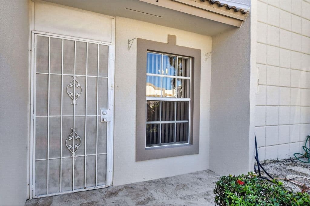 2+1 Müstakil ev — 9110 Fairbanks Lane #5