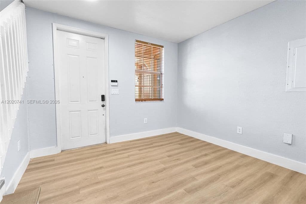 3-bedroom Property — 1595 NE 33rd Rd #1103