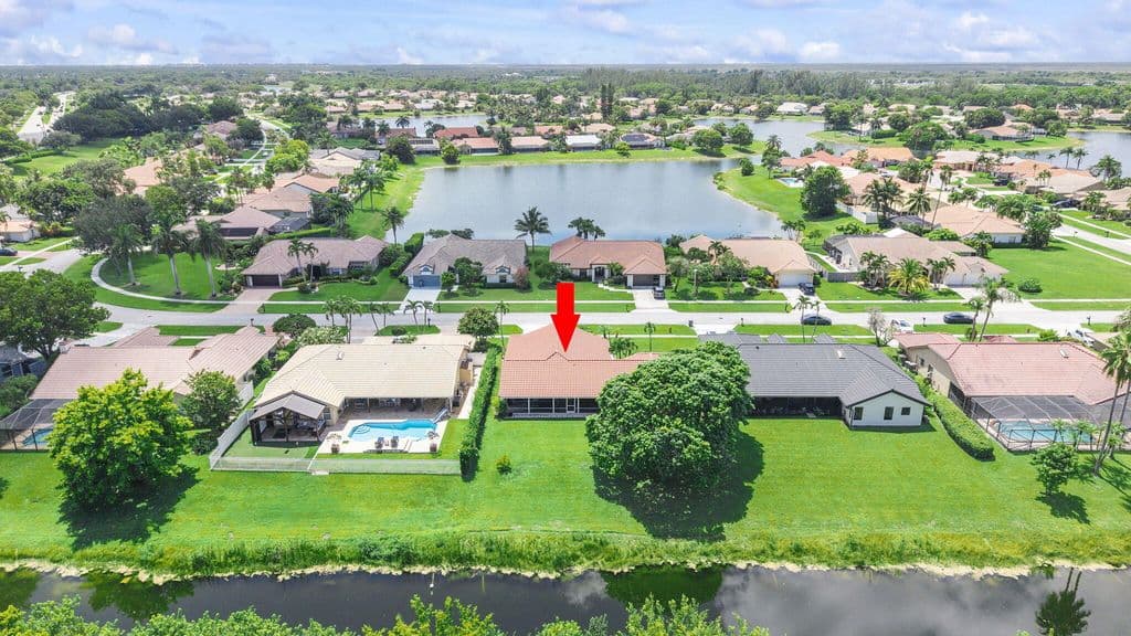 4-bedroom Single-Family Home — 11294 ISLAND LAKES Lane