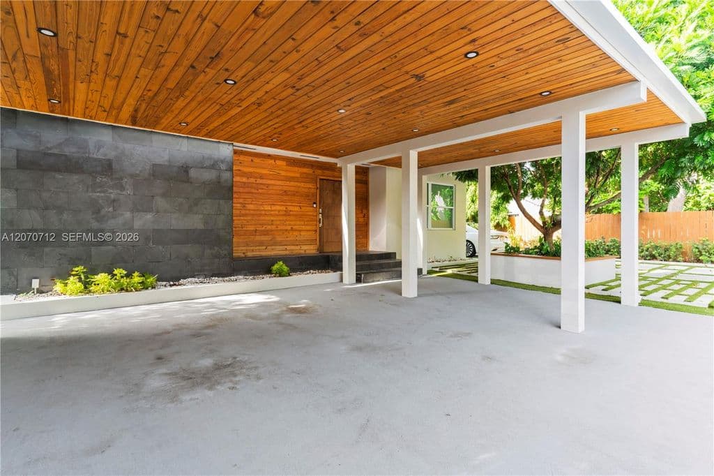 3-bedroom Single-Family Home — 221 NE 44th St