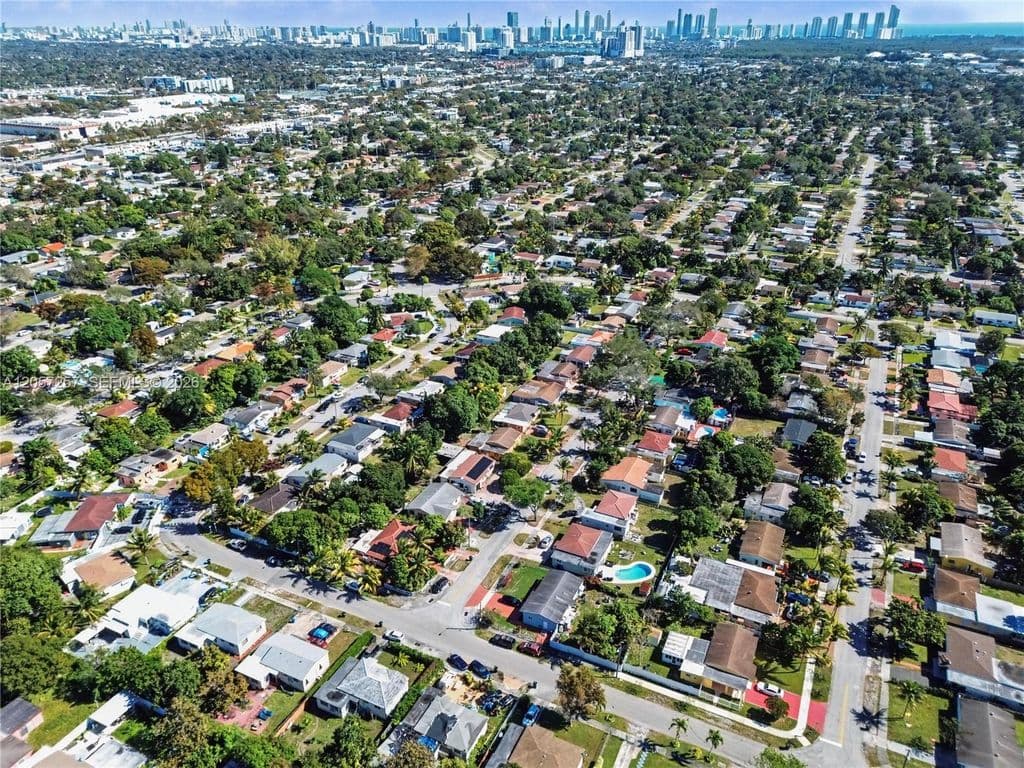 3+1 Müstakil ev — 15694 NE 10th Ct