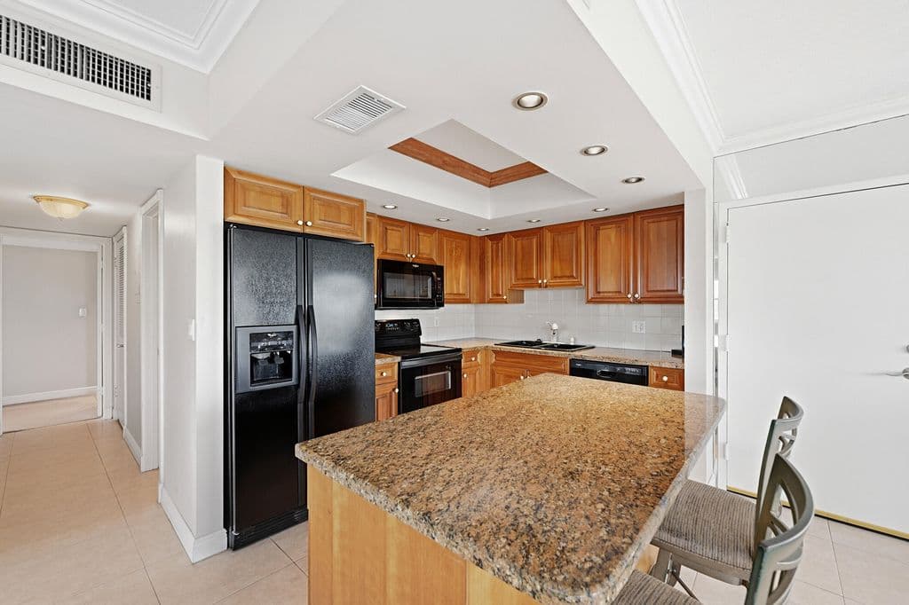 2+1 Condo — 1839 Middle River Drive #302