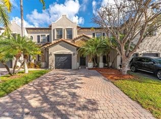 4-bedroom Townhouse — 11307 SW 238th St, Homestead, 33032