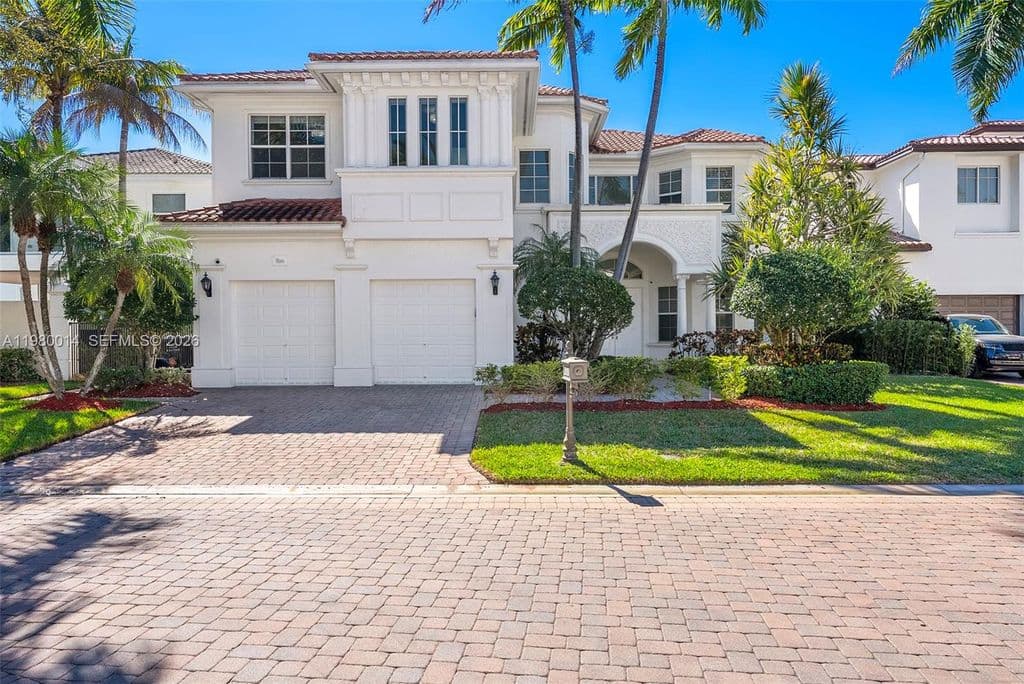 5-bedroom Single-Family Home — 822 Meridian Ln