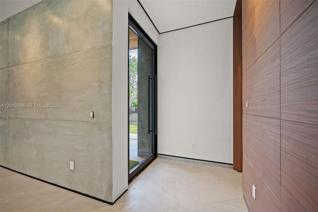 6+1 Müstakil ev — 7740 SW 52nd Ave