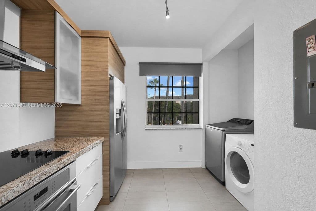 2+1 Mülk — 5670 NW 116th Ave APT 222
