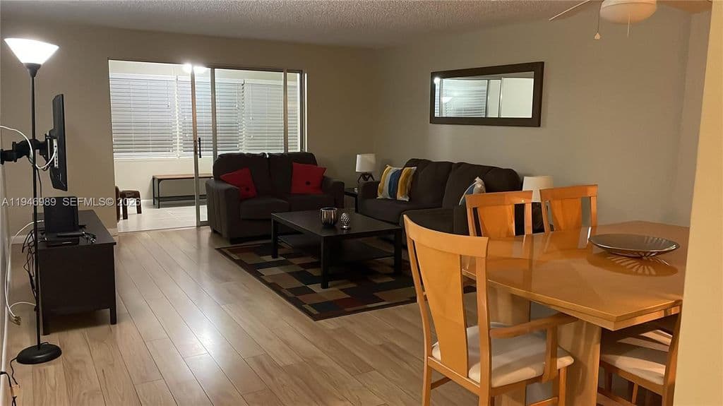 2-bedroom Condo — 121 SE 3rd Ave APT 201