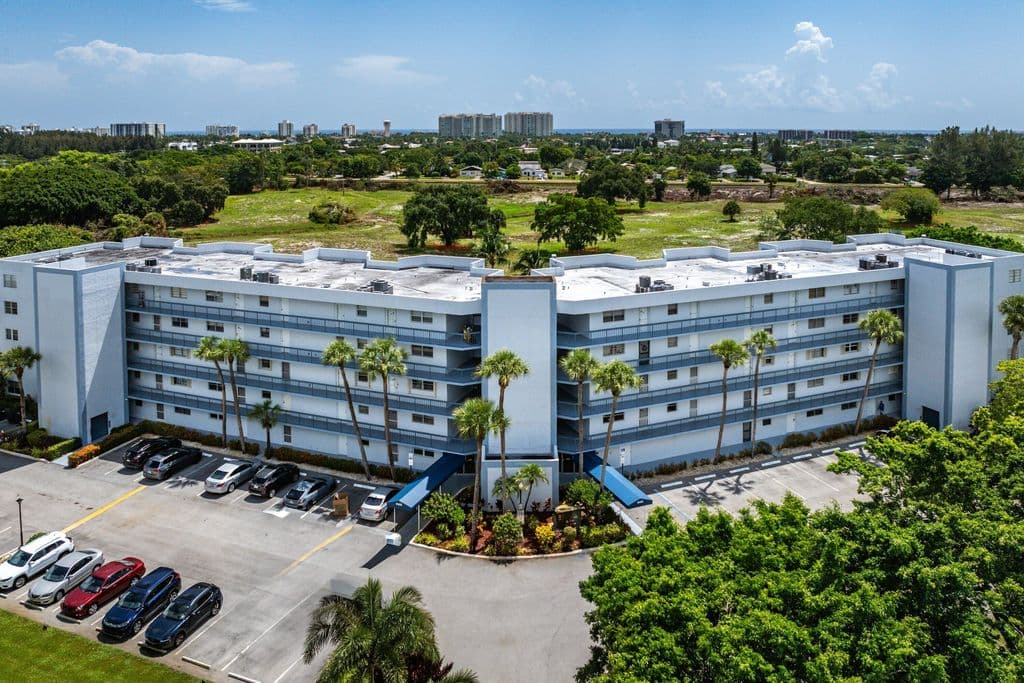 2-bedroom Condo — 6400 NW 2ND Avenue #321