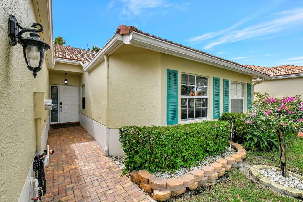 2+1 Müstakil ev — 6078 Lake Hibiscus Drive