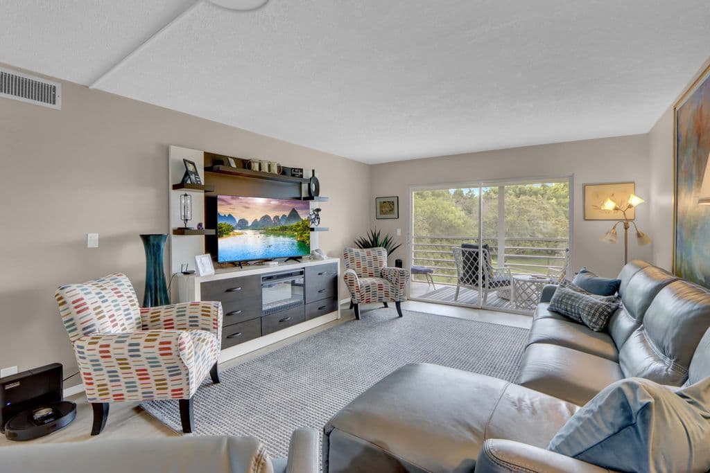 2-bedroom Condo — 2504 Antigua Terrace #B3