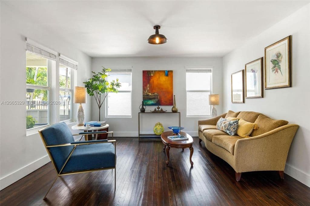 5+1 Müstakil ev — 7121 SW 63rd Ave